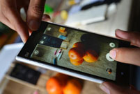 Sophomore sells fruit through WeChat in Shandong