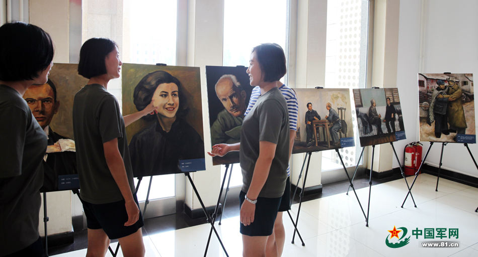 Photo story:Painter in “Bethune Medical Formation” of V-Day parade