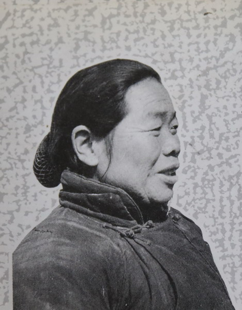 Old photos tell story of 'Mother of Soldiers'