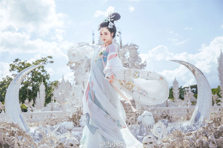 Art photos of Chinese beauty in Han Chinese clothing
