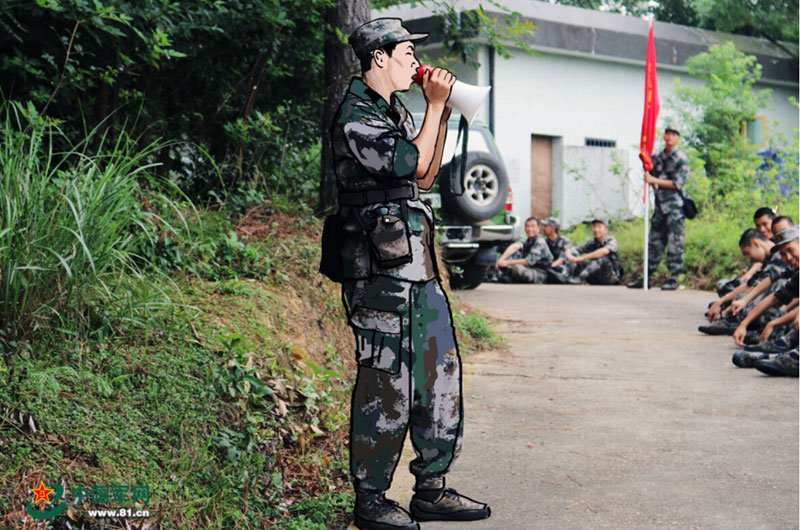 Photos and hand-painted pictures brighten the military training life