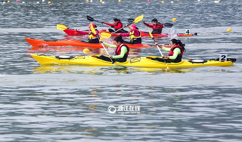 Supermen on water give fantastic performance in Zhejiang
