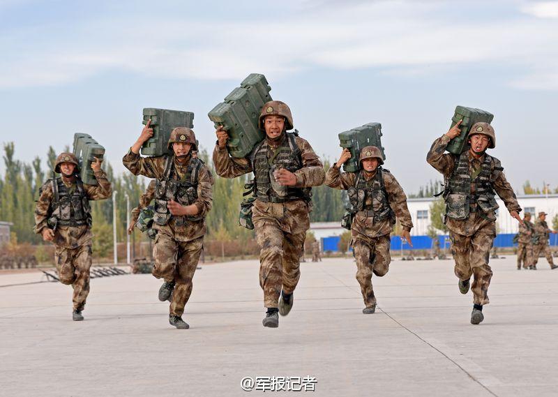 New soldiers undergo tough training in Xinjiang
