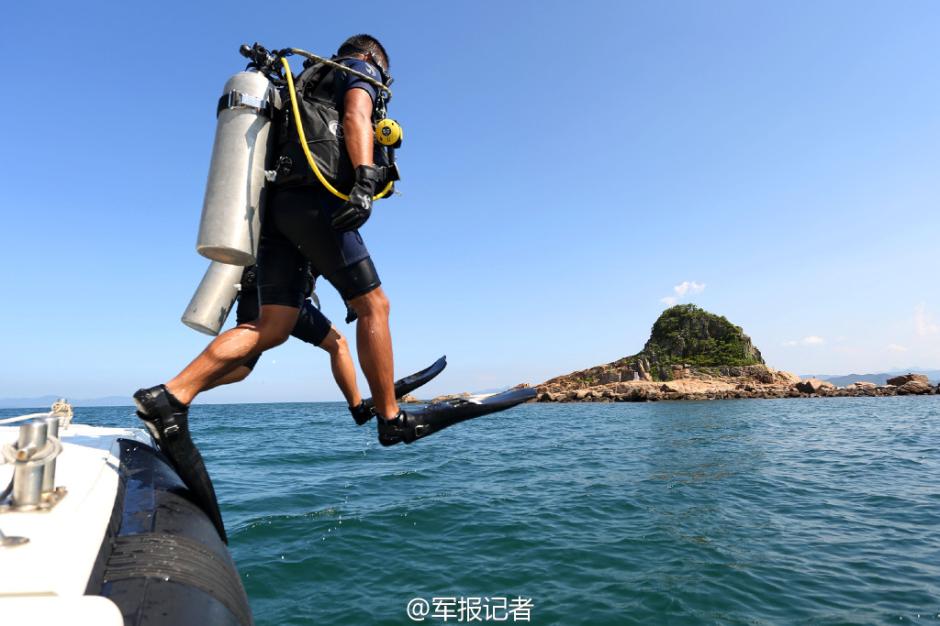 UAVs used in anti-smuggling operations by frontier soldiers in Shenzhen