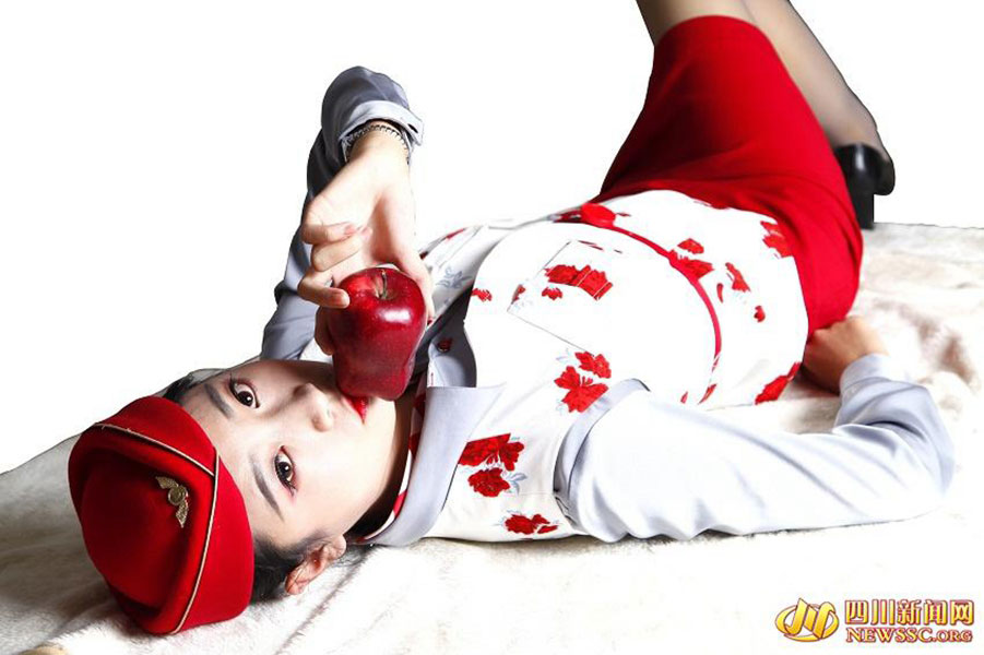 Apples kissed by airline stewardess sold on shopping website
