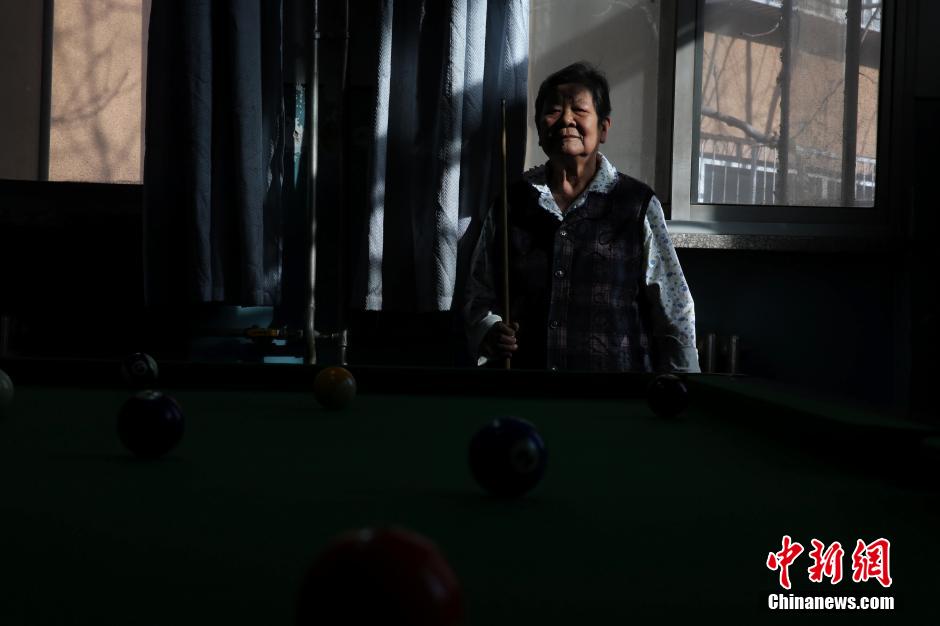 86-year-old grandma's physical exercise in daily life
