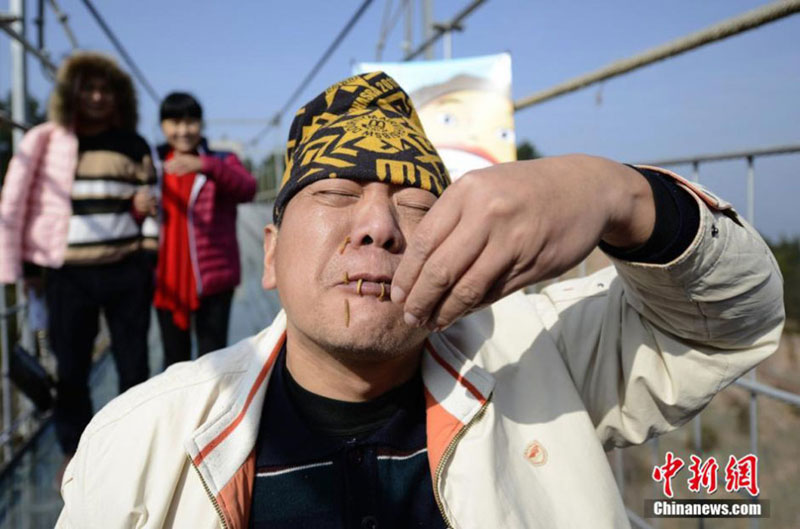 Competitive eater eats up 36 eggs with live worms in half an hour
