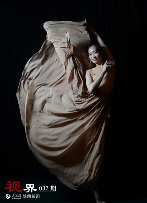 A beauty's dancing youth 
