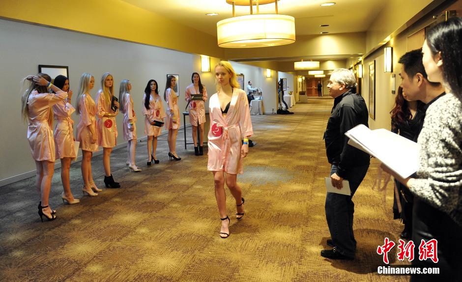 Finding sexiest underwear supermodels