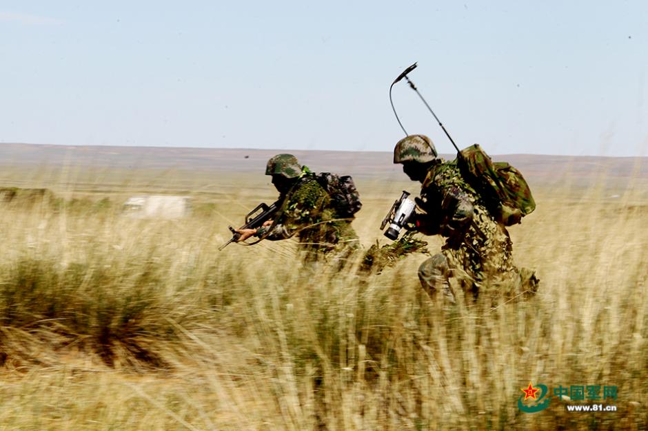 PLA holds joint air-ground military drill