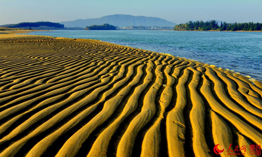 Deep love for breathtaking Hainan
