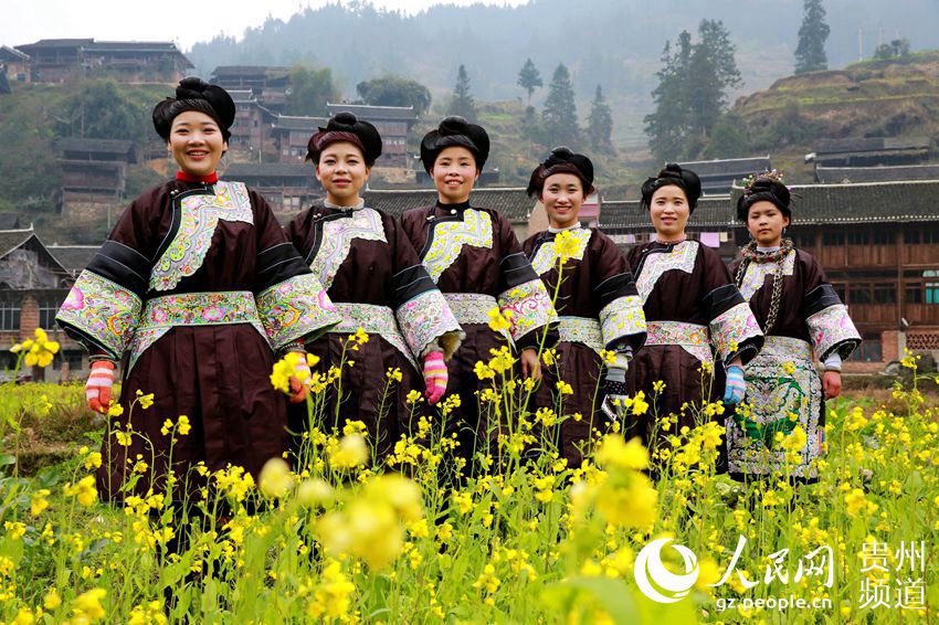Spring flowers bloom in Guizhou