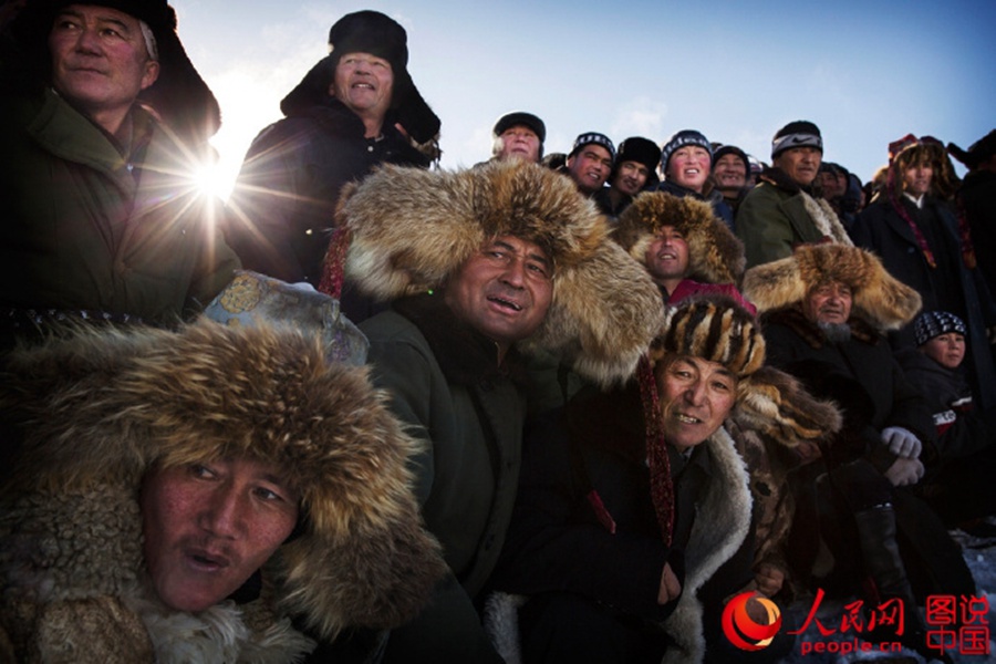 Charming folk customs in Kalajun Grassland
