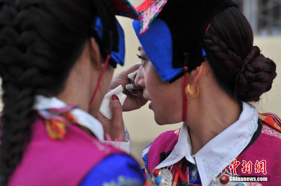 Traditional wedding of a post-80s Tibetan couple
