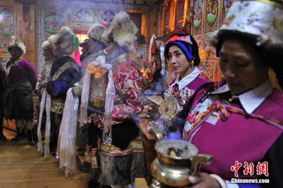 Traditional wedding of a post-80s Tibetan couple
