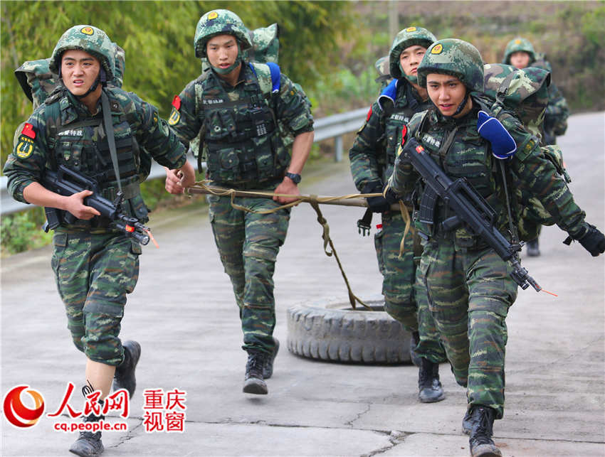 Soldiers of Armed Police Corps receive harsh training