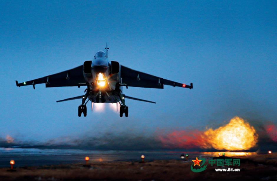 Stunning photos of China's fighter jets in drill