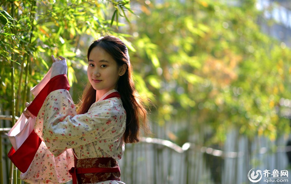Charming dancing students pose for graduation photos