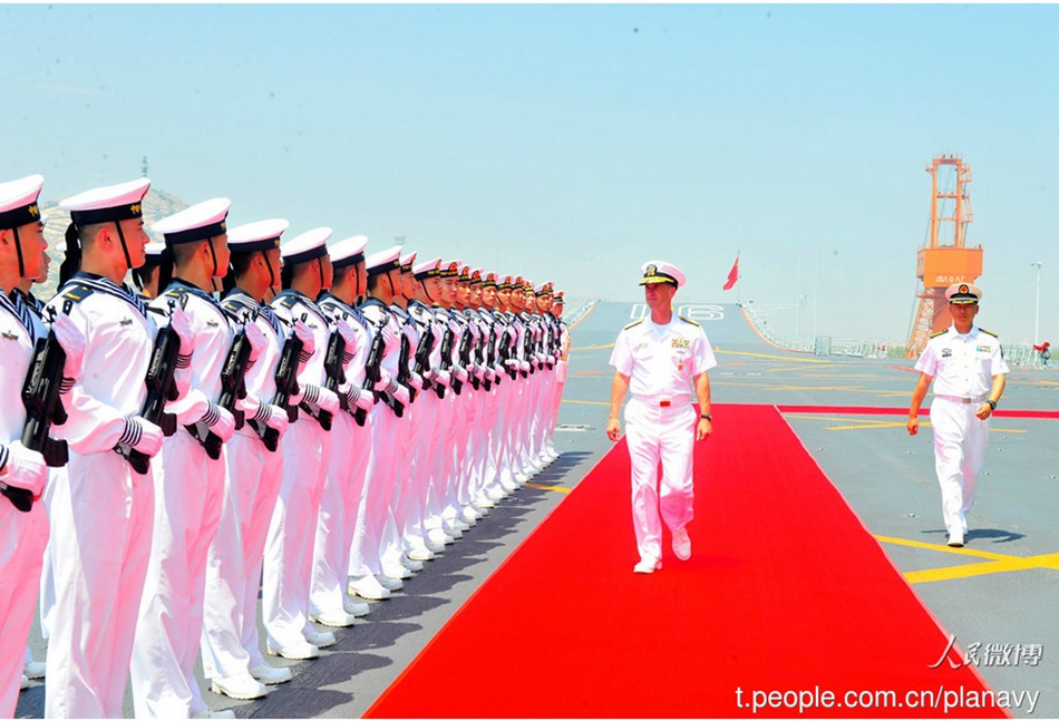 US Navy chief tours Liaoning aircraft carrier