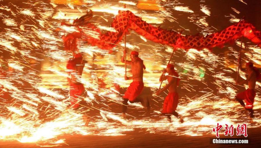 Molten iron fireworks show greets Chinese New Year