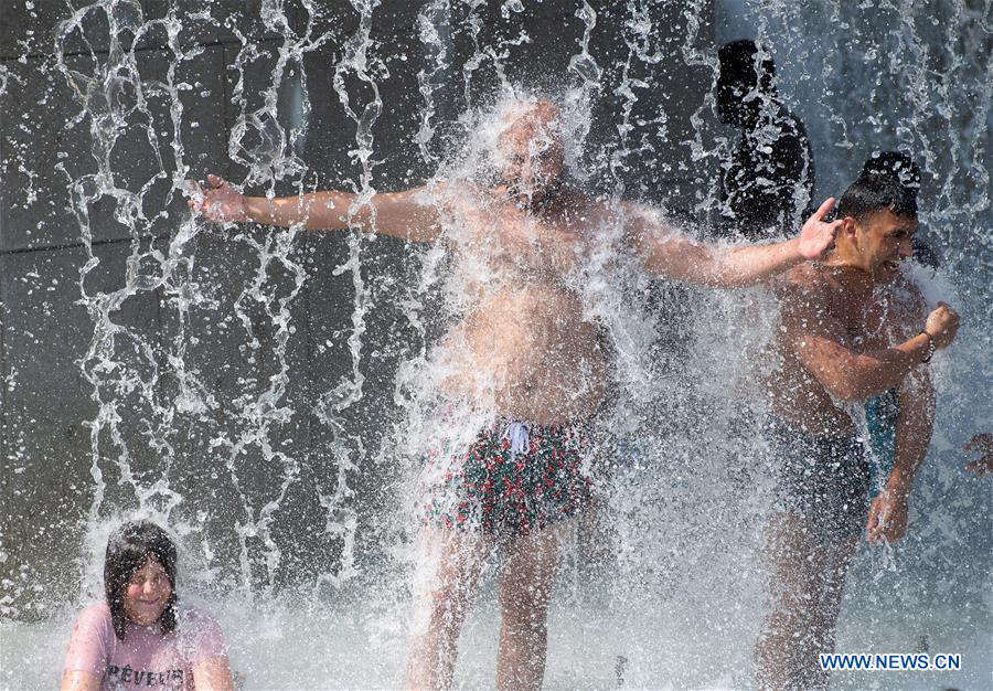 FRANCE-PARIS-HEAT WAVE