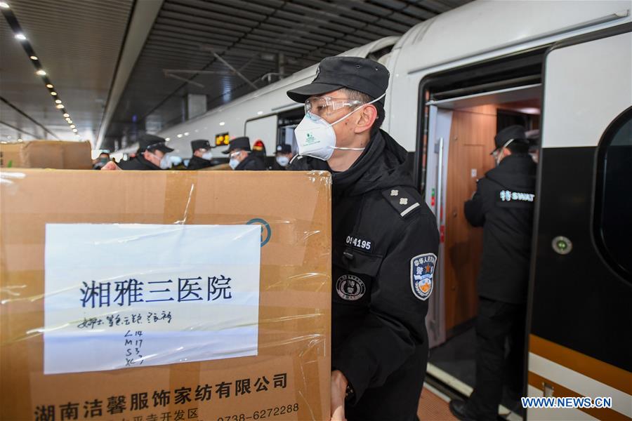 Medical workers from Hunan set off for Wuhan to aid novel coronavirus control efforts