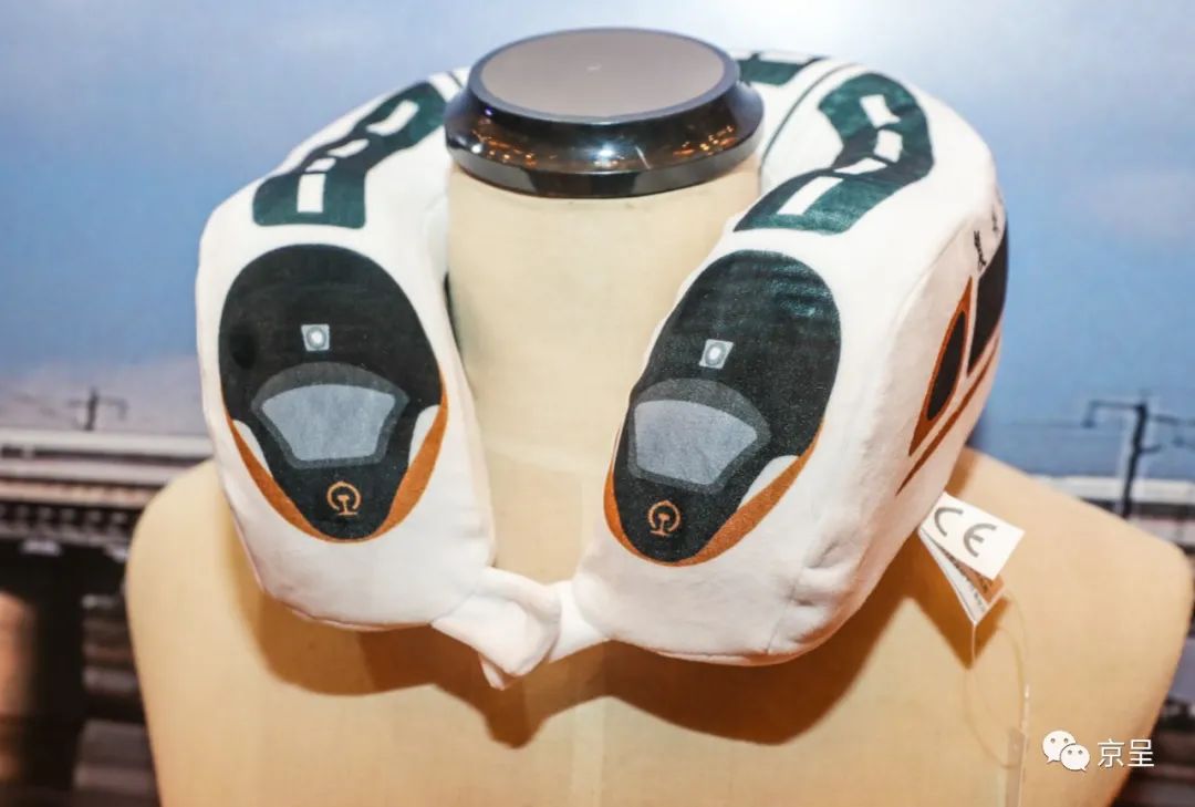 In pics: Railway-themed exhibition held in Beijing