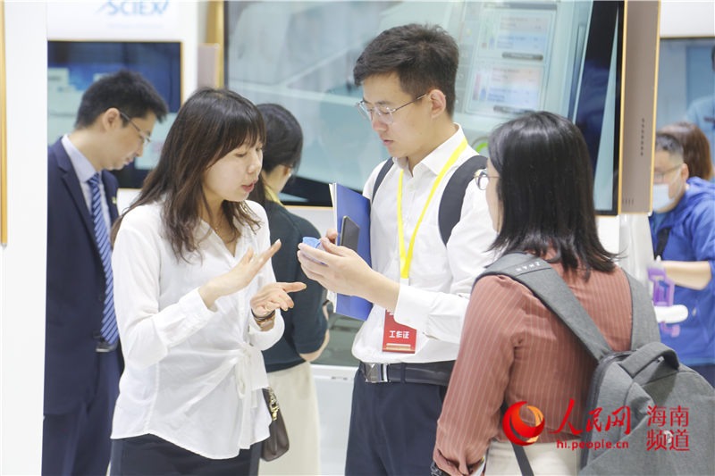 Exhibition on innovative medicines and medical equipment opens in Hainan province