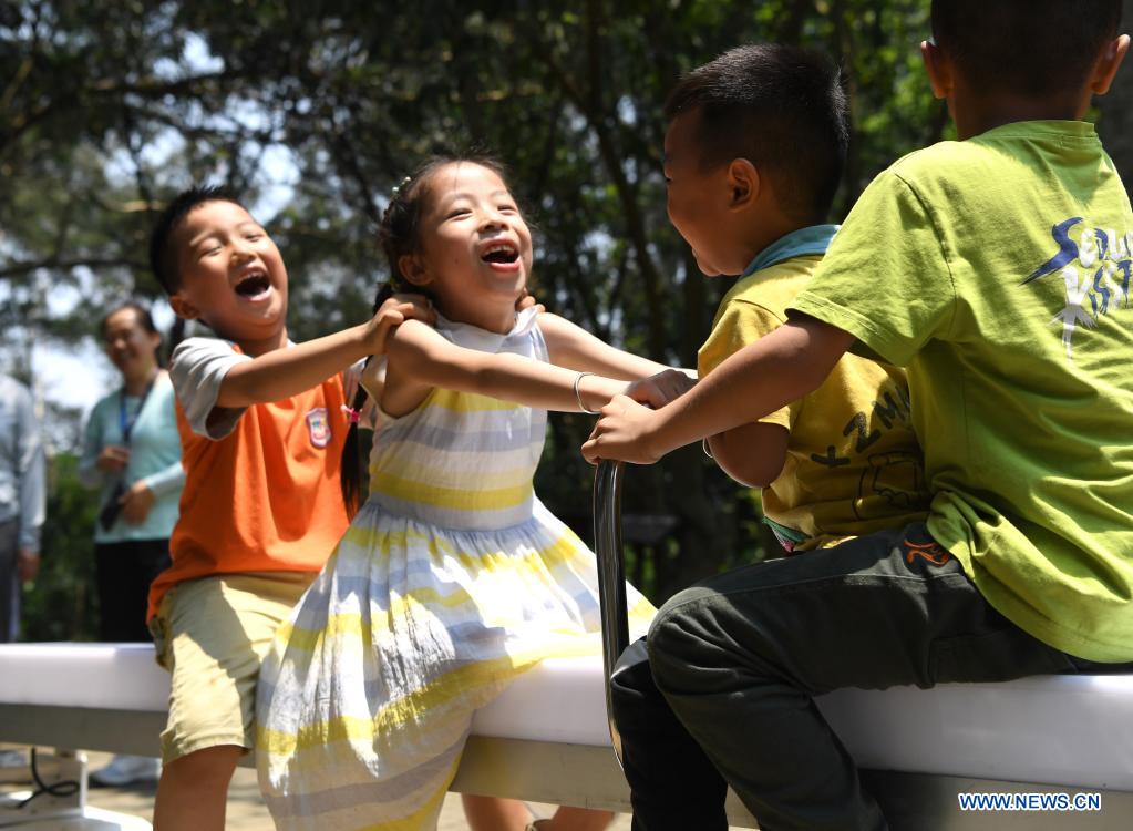 Tourism booms as China's five-day May Day holiday starts