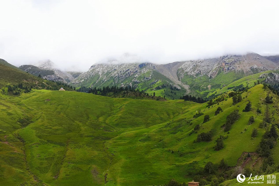 In pics: Beautiful scenery of Sanjiangyuan region in NW China's Qinghai
