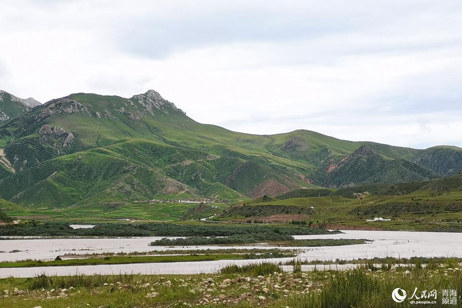 In pics: Beautiful scenery of Sanjiangyuan region in NW China's Qinghai