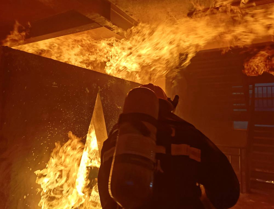 In pics: Firefighter training drills in the flame in SW China's Tibet