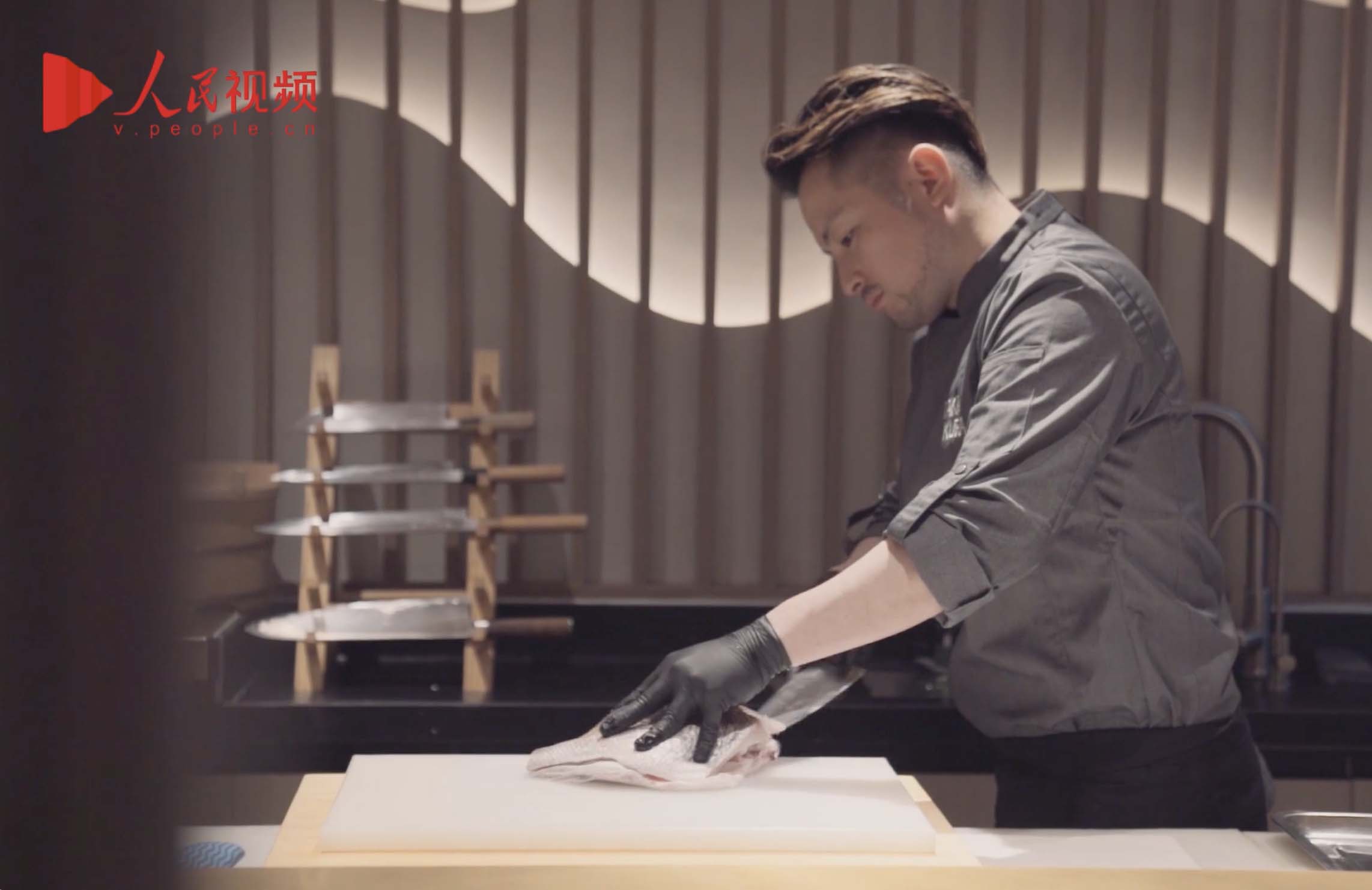 Chef makes exquisite Japanese cuisine despite having no interest in cooking