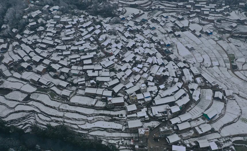 Gorgeous snow scenery of villages in SW China’s Guizhou