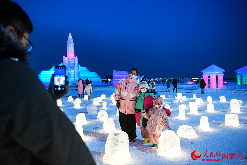 Ice and snow festival kicks off in Hohhot, N China’s Inner Mongolia