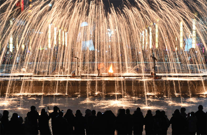 In pics: Folk artists perform