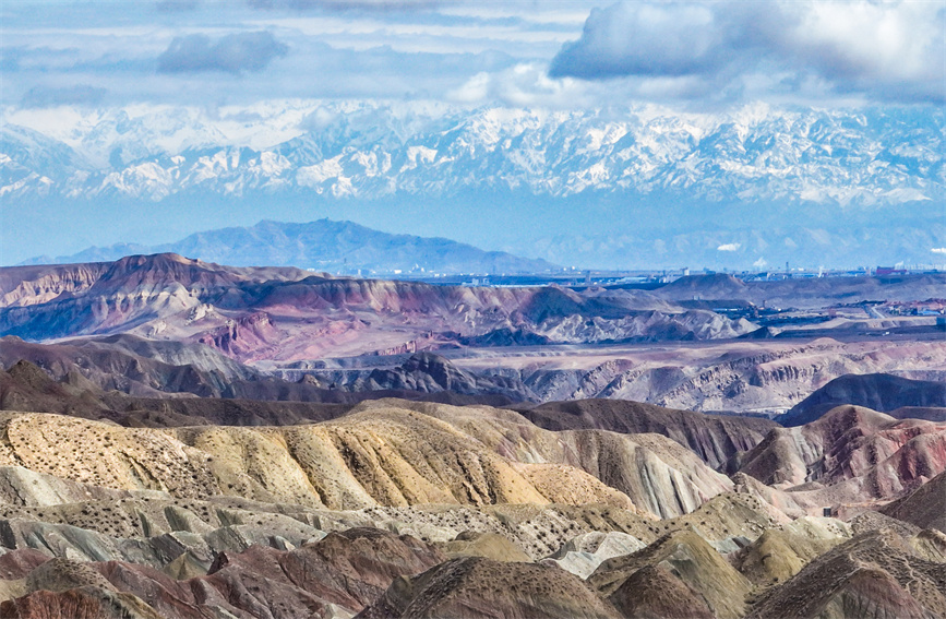 Magnificent autumn views of Danxia landform in NW China's Xinjiang