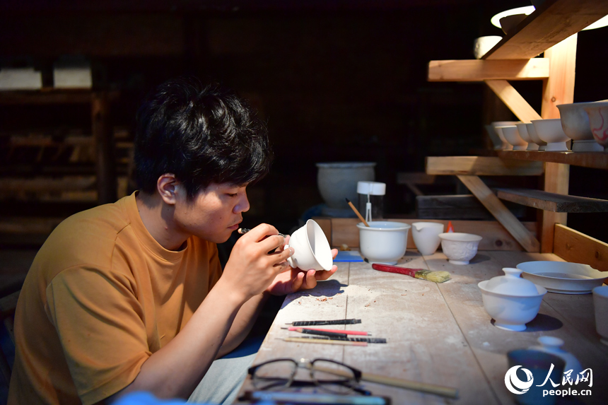 Young artisans chase dreams in