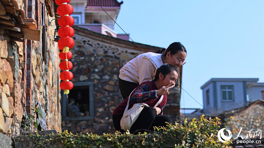 'Oil painting mountain village' beckons spring tourists in SE China's Fujian