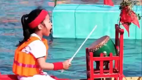 Kids make waves in mini dragon boat race