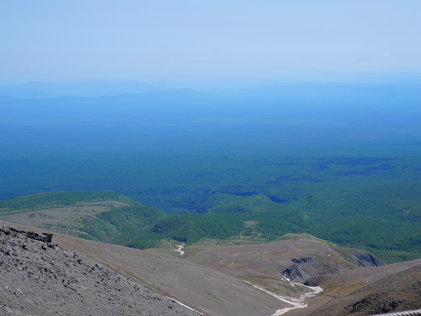 Tianchi Lake in NE China melts back to life