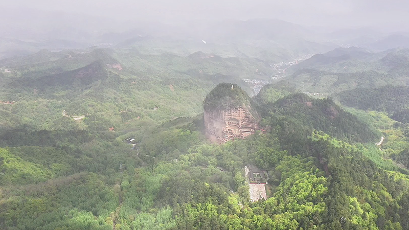 Discovering millennia of civilization carved in cliffs: Russian journalists explore Maiji Mountain Grottoes