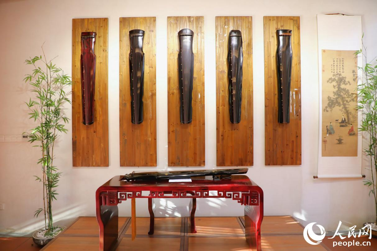 Village in SE China's Fujian brings ancient guqin instrument to world stage