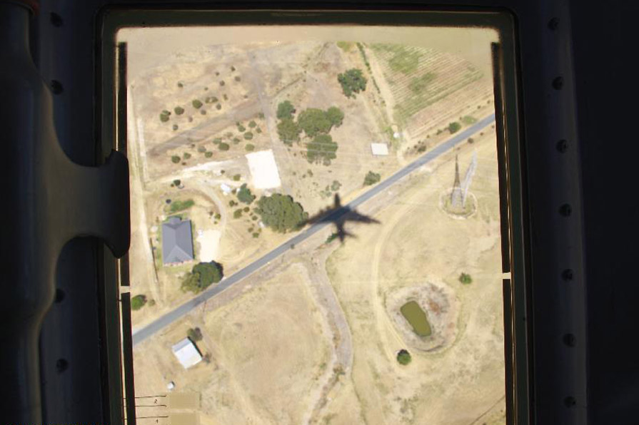 Chinese IL-76 aircraft in search operation for MH370