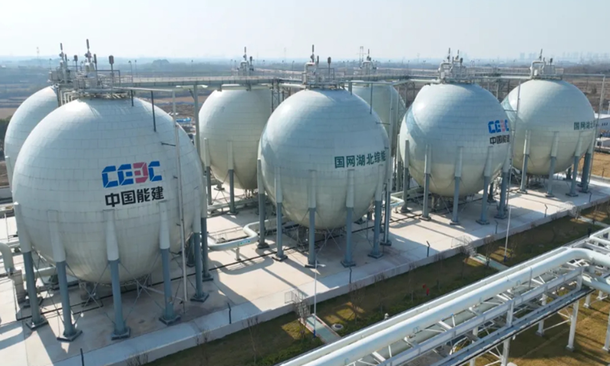 A photo of the pressure-bearing spherical tanks at the