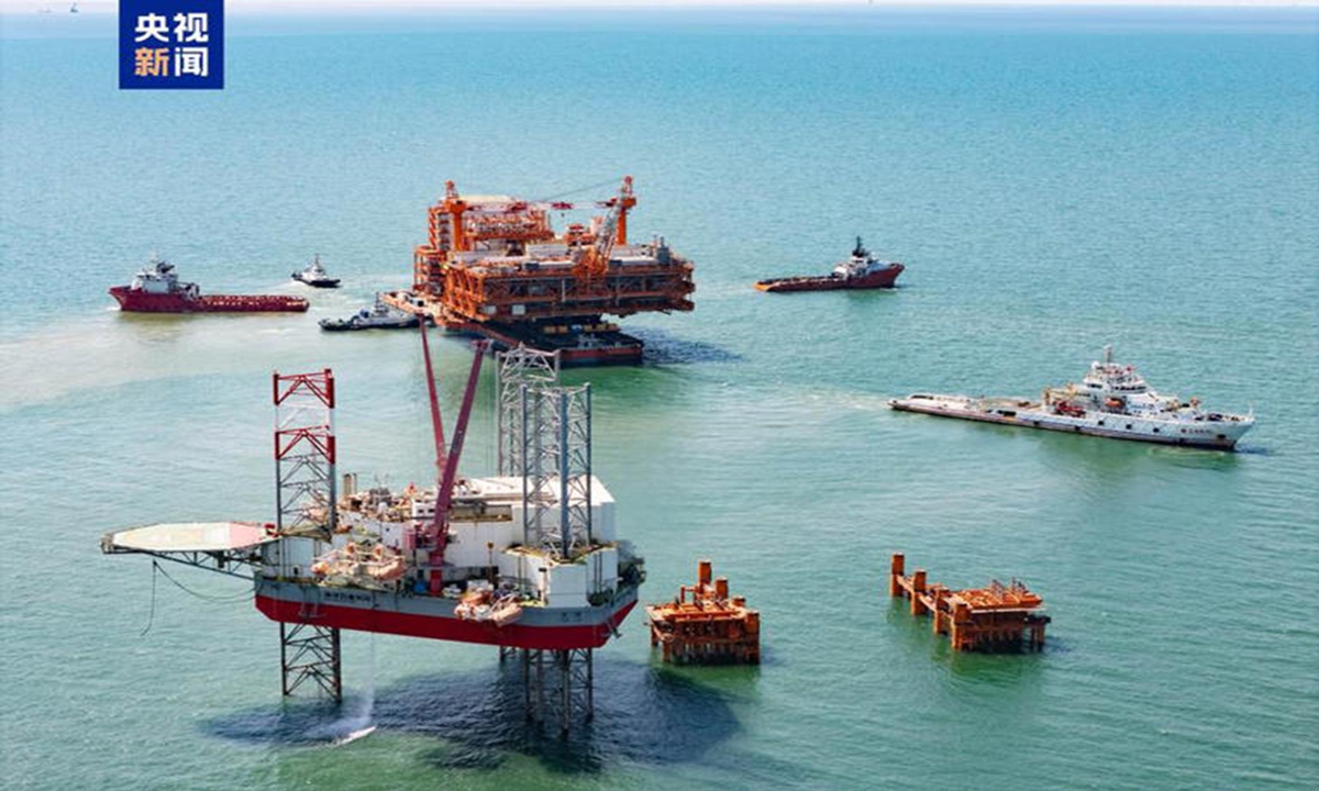 A view of the central processing platform of Phase I of the Kenli 10-2 oilfield Photo: CCTV News