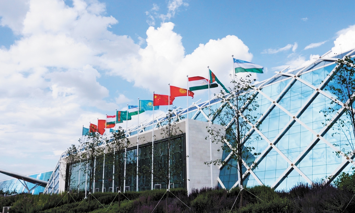 National flags of China and the five Central Asian countries fly in front of the Palace of Independence in Astana, Kazakhstan on June 15, 2025. Photo: Hu Yuwei/GT