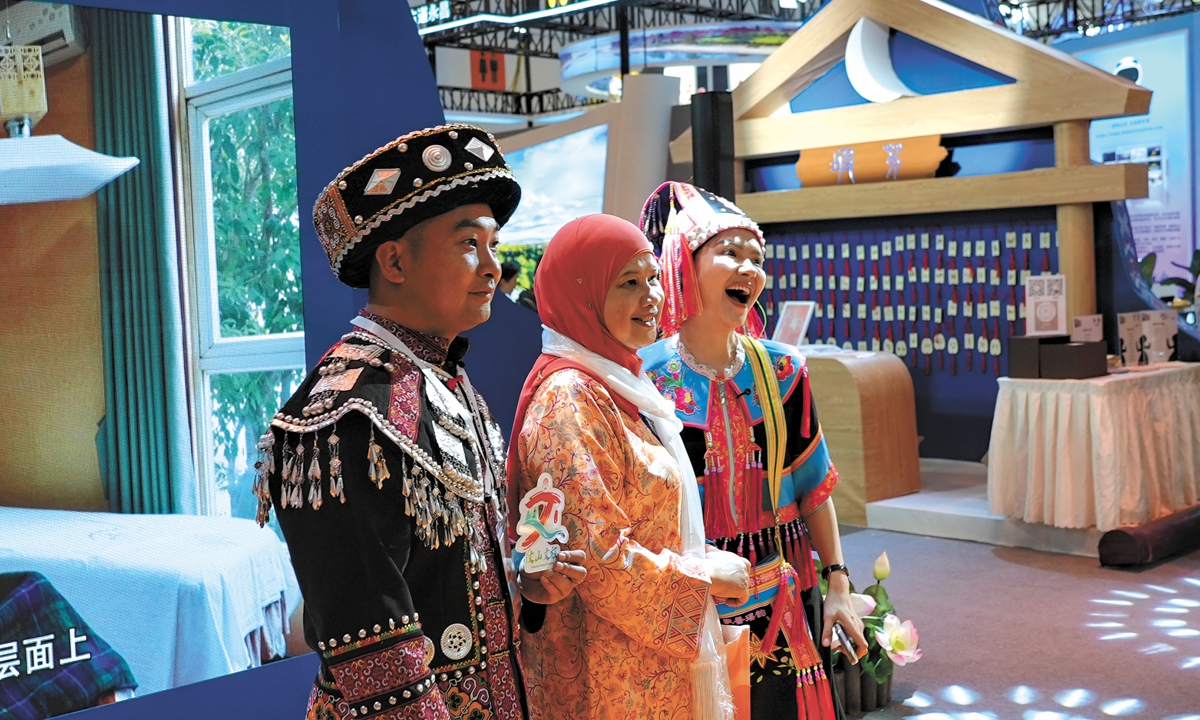 The ASEAN Plus Three (10+3) media delegation, participating in the 2025 Media Cooperation Forum on Belt and Road, tour the Yunnan Cultural Expo in Kunming on September 18 2025. Photo: Xue Ke/GT