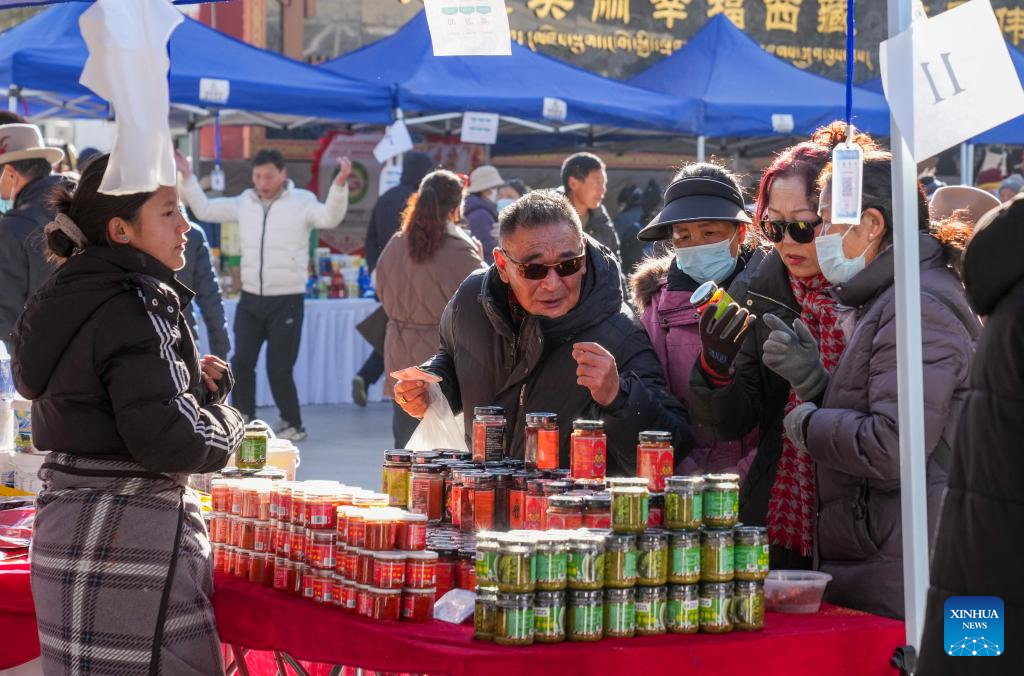 Supply and marketing fair held in Lhasa